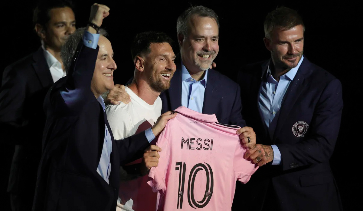 Inter Miami officially unveils Lionel Messi in weather-impacted ceremony in South Florida